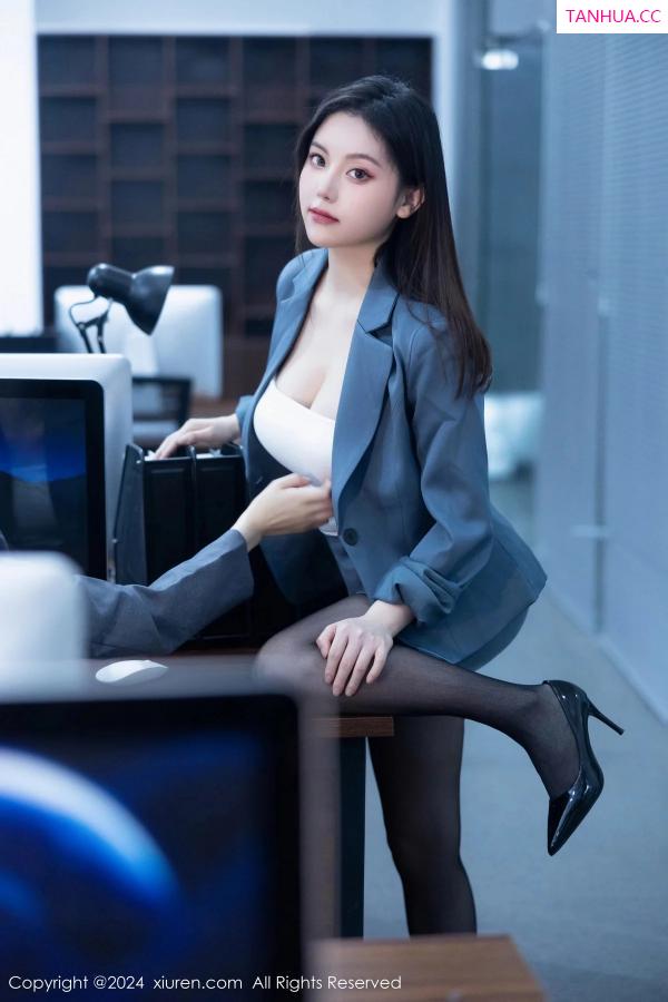   [XiuRen]高清写真图 2024.01.05 No.7923 豆瓣酱 OL丝袜第67张图片